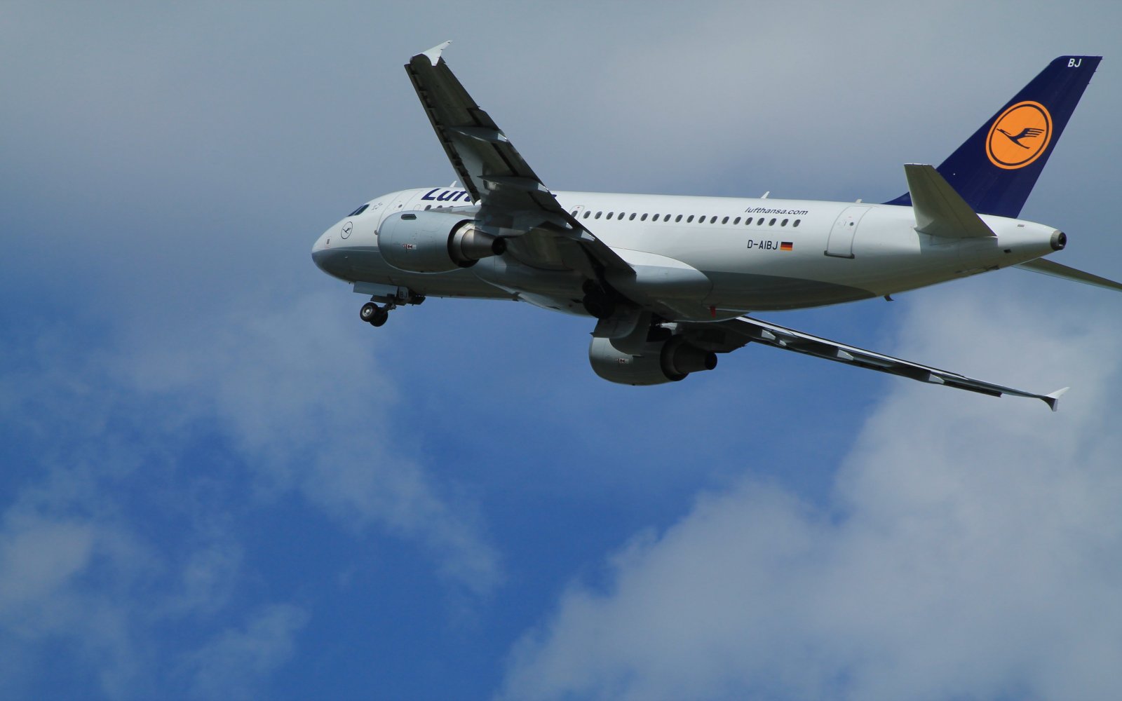  Airbus A319 startet 